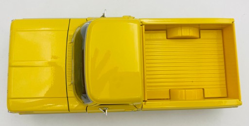 Ford F-100 Pickup 1972 1:24 Motormax 79384 желтый