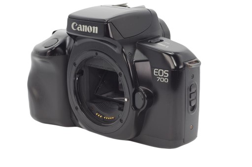 CANON EOS 700 – камера для любых погодных условий