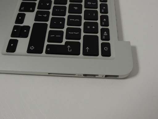 Аккумулятор для клавиатуры под упором для рук Macbook Retina A1502