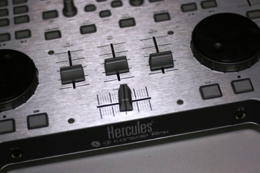 МИКШЕРНАЯ КОНСОЛЬ HERCULES DJ CONSOLE RMX от L01
