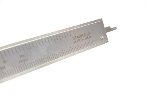 VIS ANALOG CALIPER 150 0,05 СТОПОРНЫЙ ВИНТ СО СТОПОРНЫМ МАУЗЕРОМ