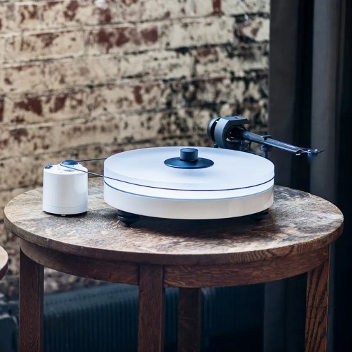 Проигрыватель Pro-Ject RPM 5 Carbon WHITE с 2M Silver