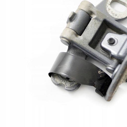 BMW E81 E87 Петля крышки багажника левая 7060625