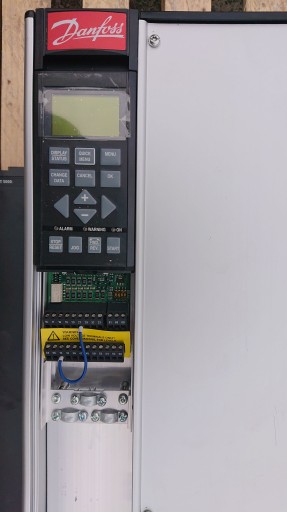 Инвертор Danfoss VLT5042 175Z4171 3PH 42кВт/52.5кВА 61/73А 1000Гц