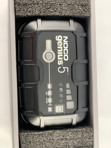 ВЫПРЯМИТЕЛЬНОЕ ЗАРЯДНОЕ УСТРОЙСТВО NOCO GENIUS 5 6В 12В 5А