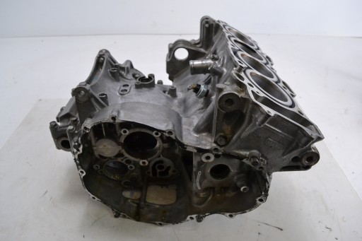 HONDA CBR 600 F4 PC35 картер двигателя