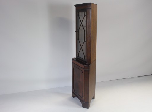 Угловая витрина из красного дерева, 1960-е/1970-е гг.