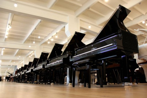 pianino Petrof z systemem cichej gry Ad Silent