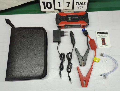 БУСТЕР ПУСКАТЕЛЬ 2000А 12В POWERBANK 28000МАЧ СВЕТОДИОД