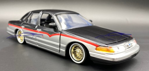 Ford Crown Victoria 1993–1997 гг. в масштабе 1:24, Motormax 79024