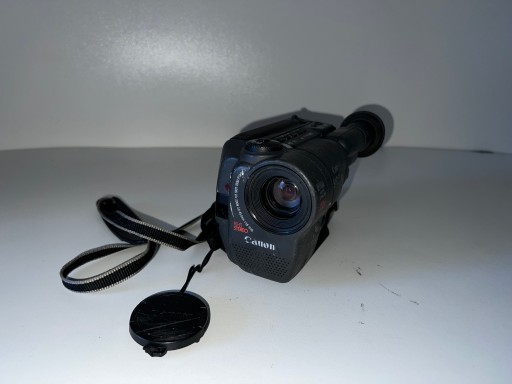 Видеокамера CANON UC-X10HiE Hi8 Video8 для 8-мм кассет, комплект в сумке