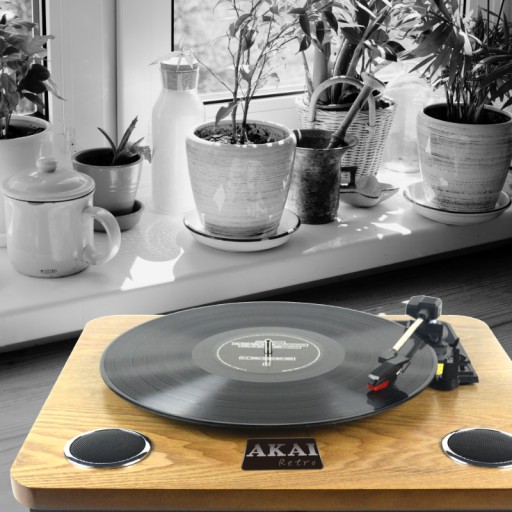 ДЕРЕВЯННЫЙ ГРАММОФОН С РЕТРО ДИНАМИКАМИ AKAI ATT-09