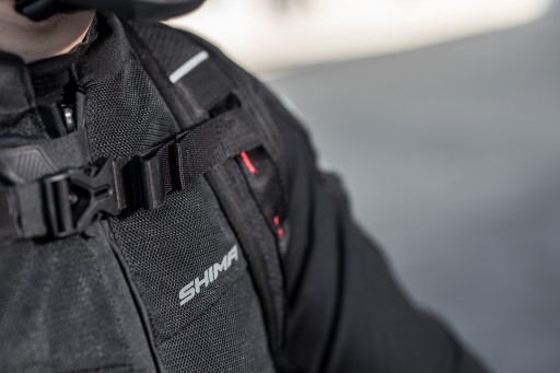 Мотоциклетный рюкзак SHIMA AYRO BACKPACK с жесткой конструкцией черный 24 л
