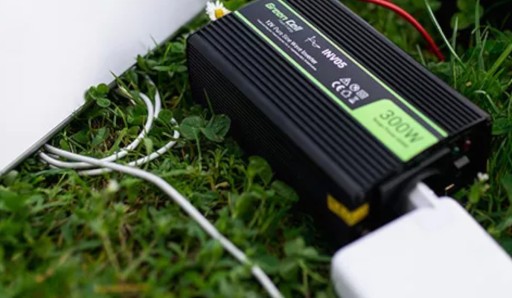 Przetwornica GREEN CELL 12V na 230V 300W/600W