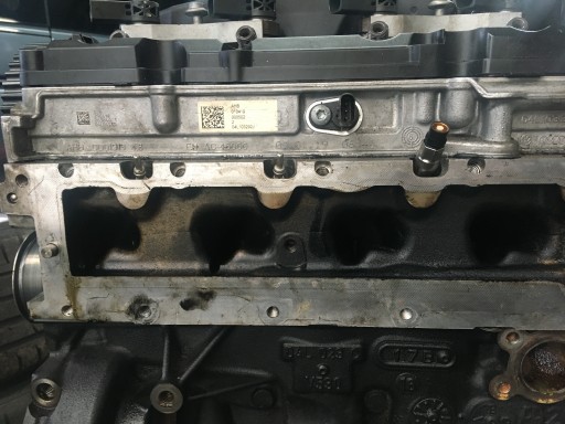 СТОЙКА ДВИГАТЕЛЯ VW SEAT SKODA AUDI 2.0TDI DFS