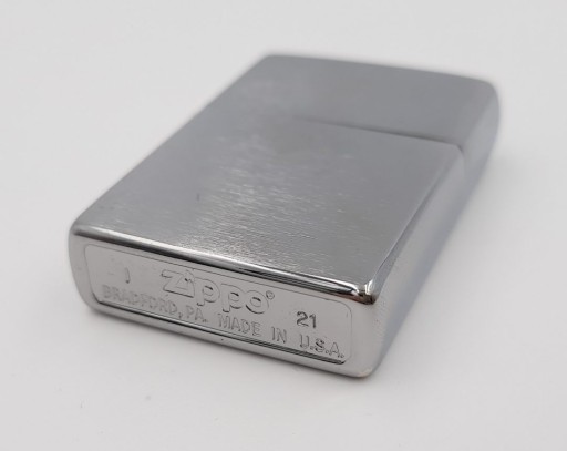 Zestaw upominkowy zapalniczka zippo benzyna kamień