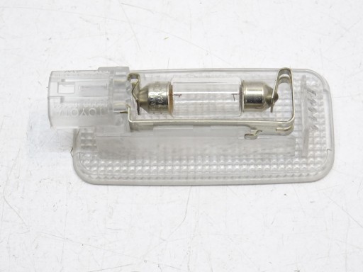 ФОНАРЬ БАГАЖНИКА TOYOTA YARIS I 2003-2005 YARIS II 2006-2011