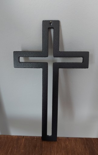 Krzyż metalowy na ścianę dewocjonalia czarny 15cm