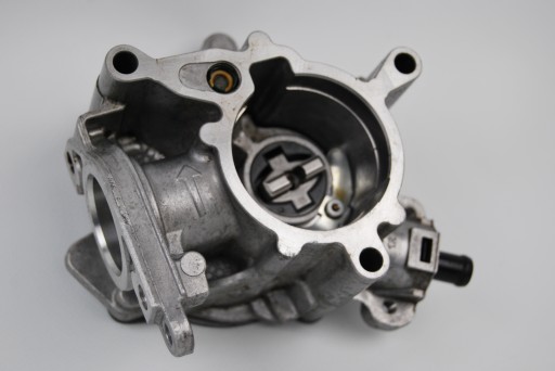 Вакуумный насос Audi VW Skoda 06J145100G