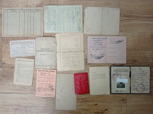 СТАРЫЕ ДОКУМЕНТЫ - РАЗРЕШЕНИЯ - Удостоверения личности + ДРУГОЕ - 1940-1975 гг.