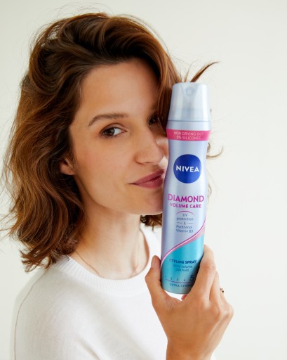 NIVEA DIAMOND VOLUME CARE Лак для волос увеличивающий объем 250мл