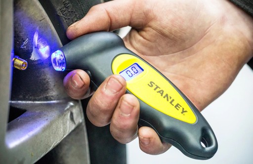 STANLEY STHT80874 Цифровой светодиодный манометр