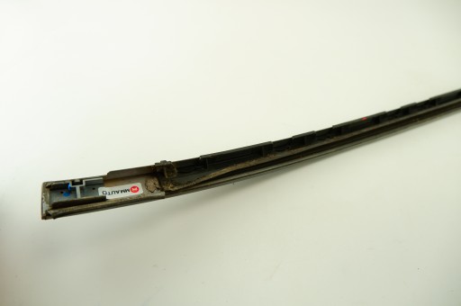 НАКЛАДКА ПЕРЕДНЕГО ОКНА СПРАВА BMW F10 F11 (A52)