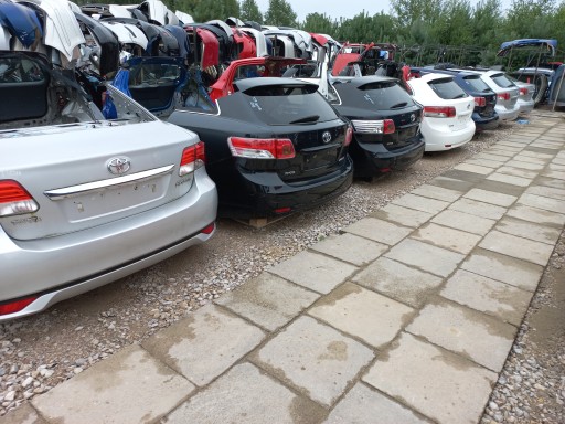 Брызговик Toyota Rav4 III передний левый.