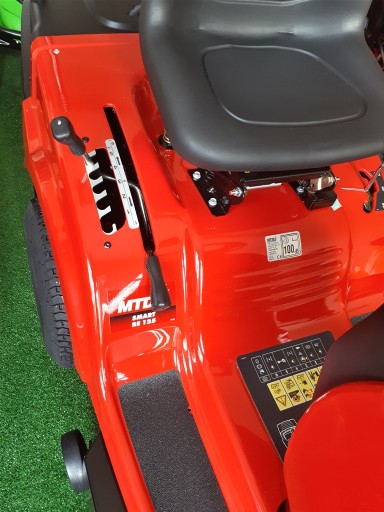 Садовый трактор с корзиной Газонокосилка MTD SMART RE125 Strong THORX.