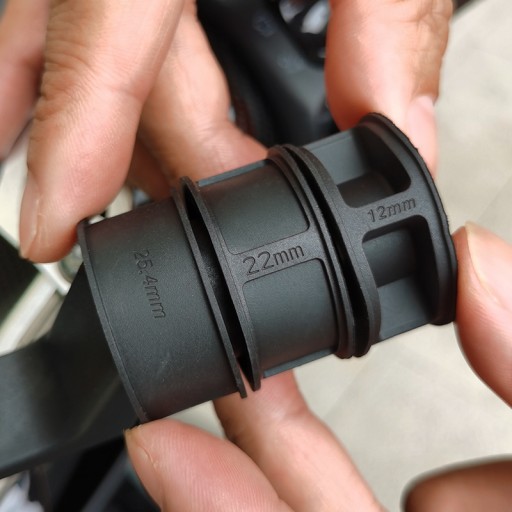 MC7C+ BM28 + BM32 UCHWYT NA TELEFON USB 2.1A MOTOCYKLOWY KIEROWNICA