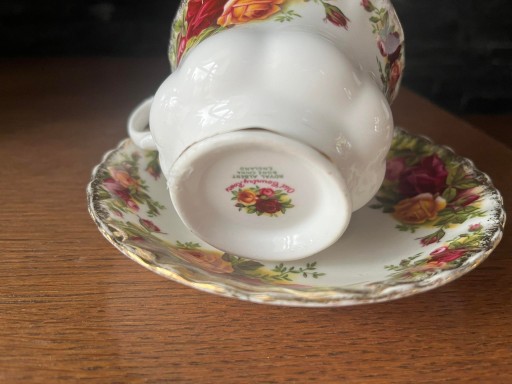 Дуэт чашек Royal Albert Old Country Roses