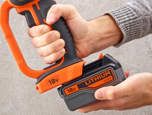 Угловая шлифовальная машина 18В 125мм аккумулятор 4.0Ач сумка Black Decker BCG720M1