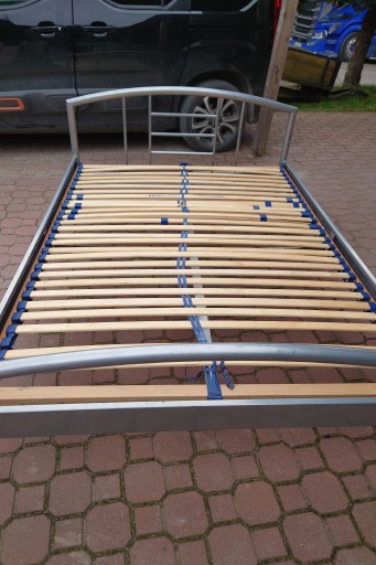 Стальная двуспальная кровать 140 х 200 дизайн.