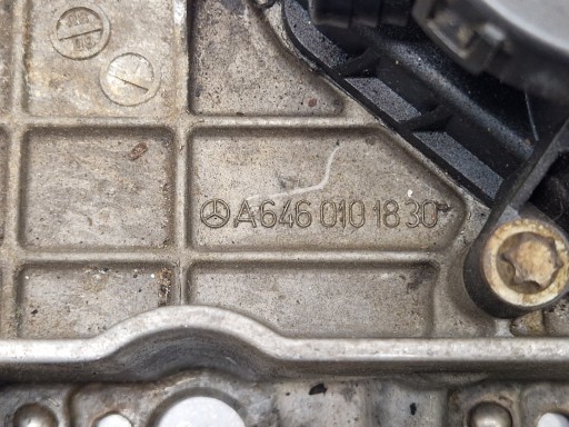 VITO W639 2.2 CDI КРЫШКА КЛАПАНА ГОЛОВКА A6460101830