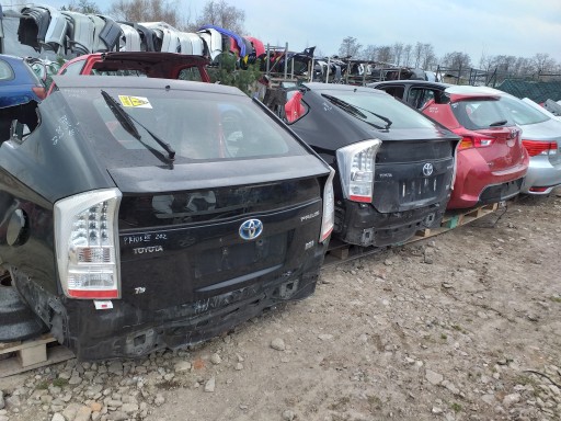 Toyota Prius III wygłuszenie plastik błotnika lewe