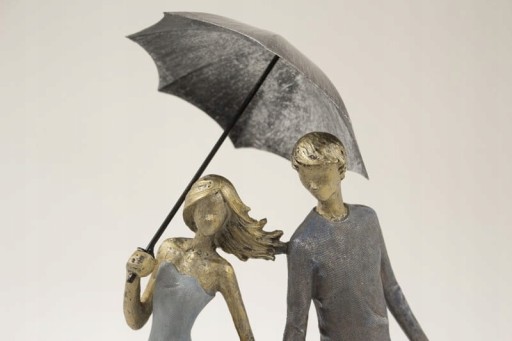 Figurka para pod parasolem złota family 37x16,5 114357