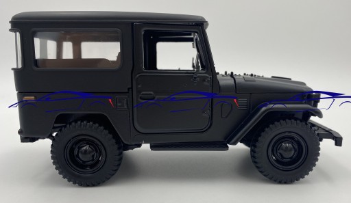 Toyota FJ 40 Hard Top 1:24 черный Motormax 79323
