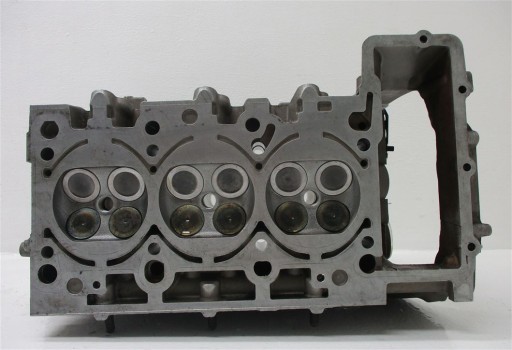 ГОЛОВКА ЦИЛИНДРА ПРАВАЯ AUDI A6 C6 2.4 V6 177 BDW 06E103374A