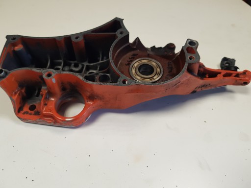 КАРТЕР ПРАВАЯ ПОЛОВИНА HUSQVARNA 555 560XP ОРИГИНАЛ
