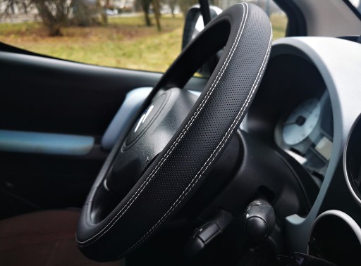 Na kierownice Opel Insignia Vectra Zafira Mokka Meriva skóra perforowana X