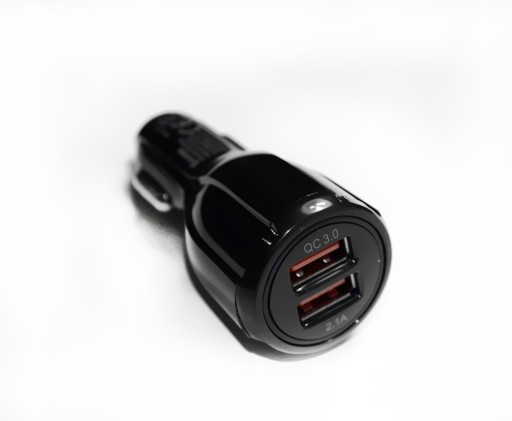 Автомобильное зарядное устройство USB Vakoss 5200 мА