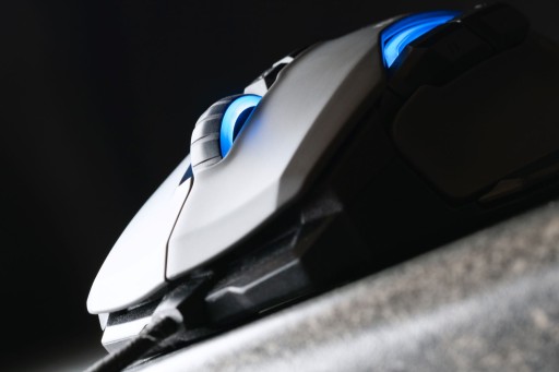 ПРОВОДНАЯ ИГРОВАЯ МЫШЬ ROCCAT Kone AIMO