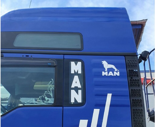 Наклейки MAN, новый дизайн дверей ЗЕРКАЛА