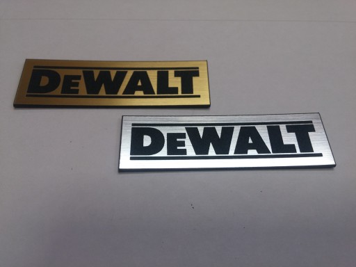 Наклейка-эмблема DEWALT 60 x 18 мм * ЗОЛОТО