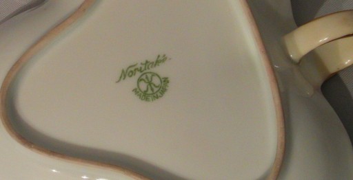 Noritake 1908 - сохраняет _________ образцы драгоценностей