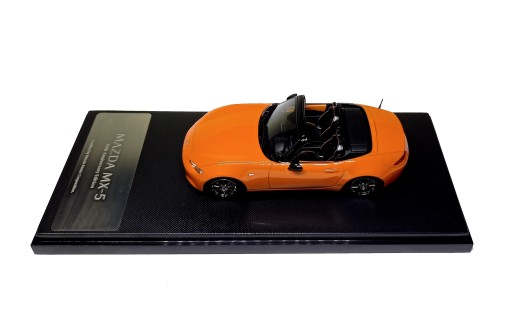 МОДЕЛЬ МОДЕЛЬ MAZDA MX-5 ND ЮБИЛЕЙНЫЙ МАСШТАБ 1:43