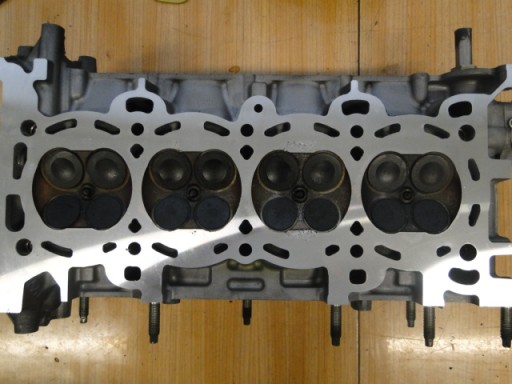 GŁOWICA CYLINDRÓW SILNIKA MAZDA 2.0 LF - BEZ VVTI