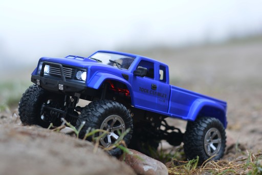 УПРАВЛЯЕМЫЙ АВТОПИКАП авто RC 4x4 ROCK CRAWLER