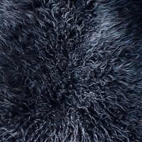Ковер из овчины Black Breeze с фигурным ворсом