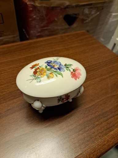 ФАРФОРОВАЯ КОРОБКА
